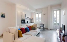 Loreto & Stazione Centrale Cozy Apartment